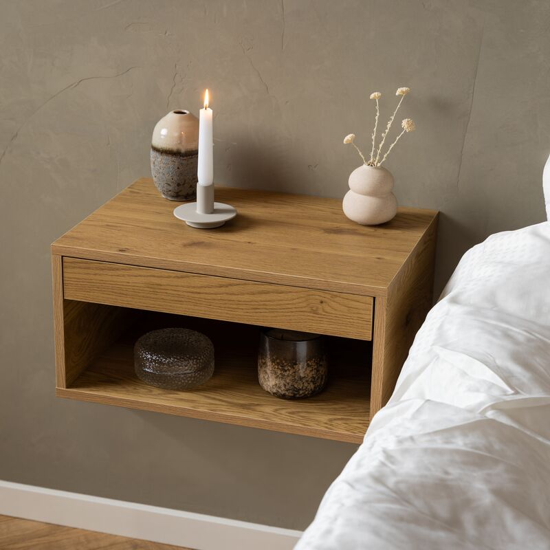 Cholet seinään kiinnitettävä yöpöytä tammi